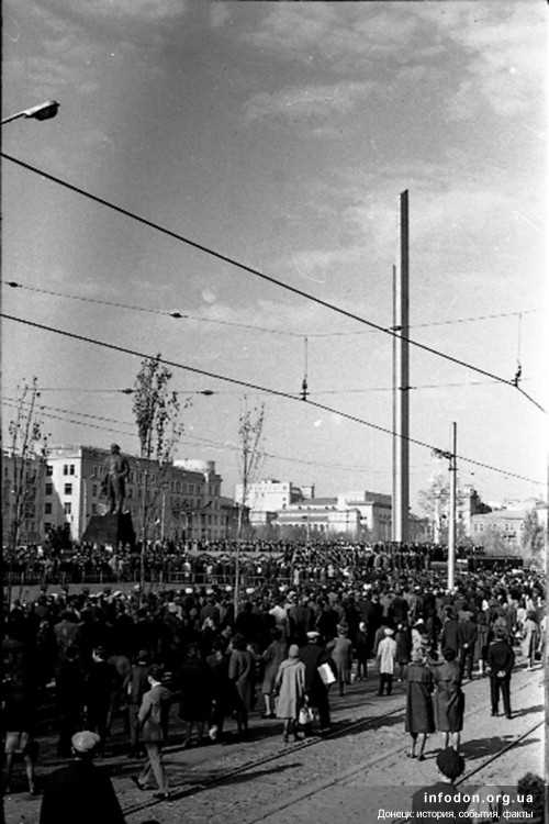 Открытие истории края на площади Ленина