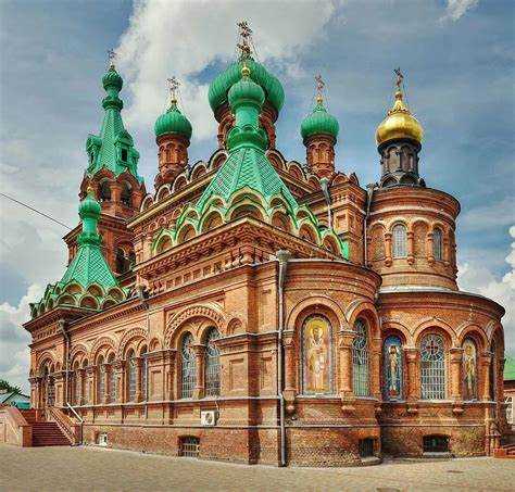Архитектура Свято-Троицкого собора: воплощение духовности